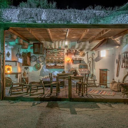 Emilia'S Little Farmhouses Agioi Anargyroi  ภายนอก รูปภาพ