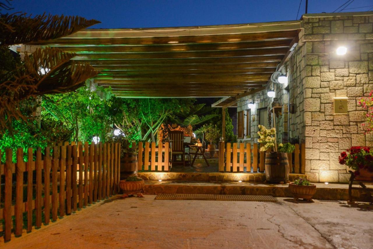 Emilia'S Little Farmhouses Agioi Anargyroi  ภายนอก รูปภาพ