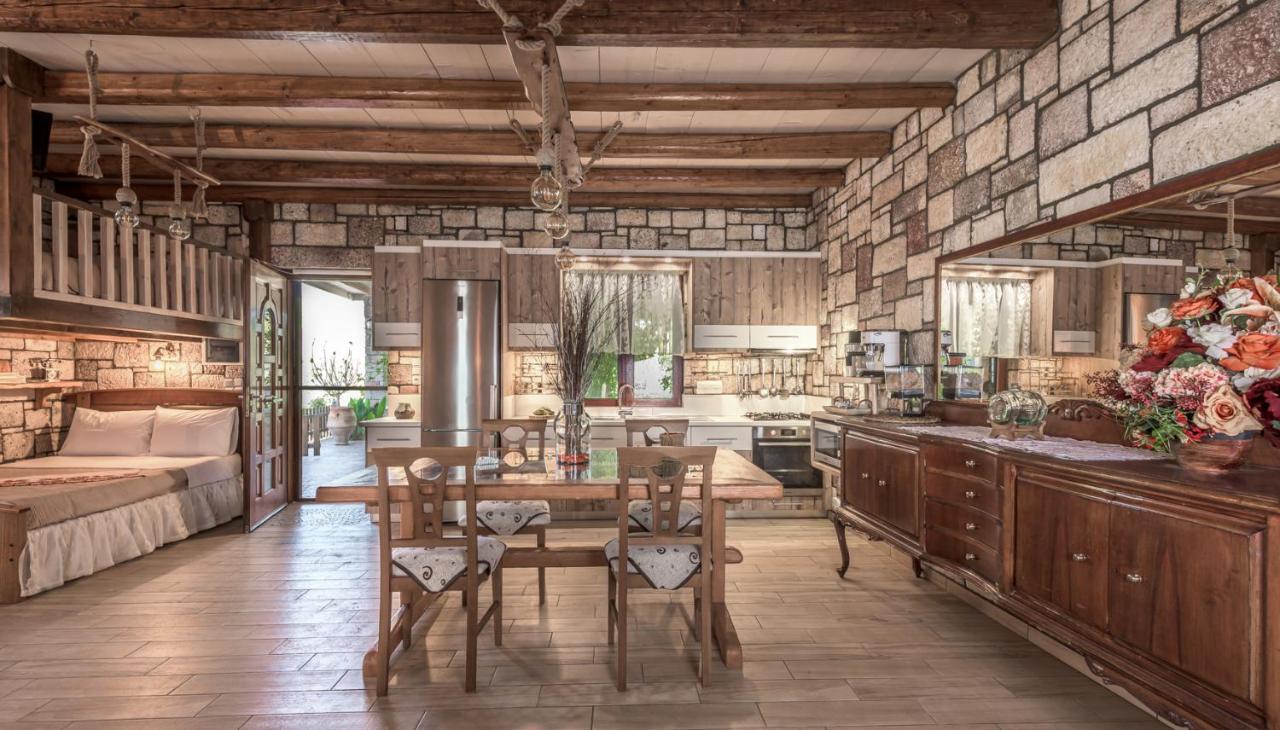 Emilia'S Little Farmhouses Agioi Anargyroi  ภายนอก รูปภาพ