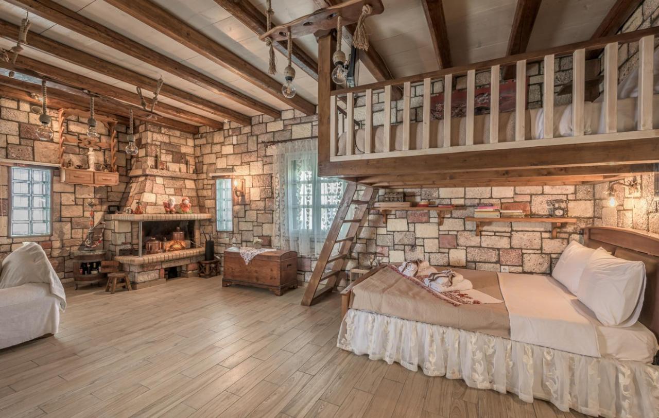 Emilia'S Little Farmhouses Agioi Anargyroi  ภายนอก รูปภาพ