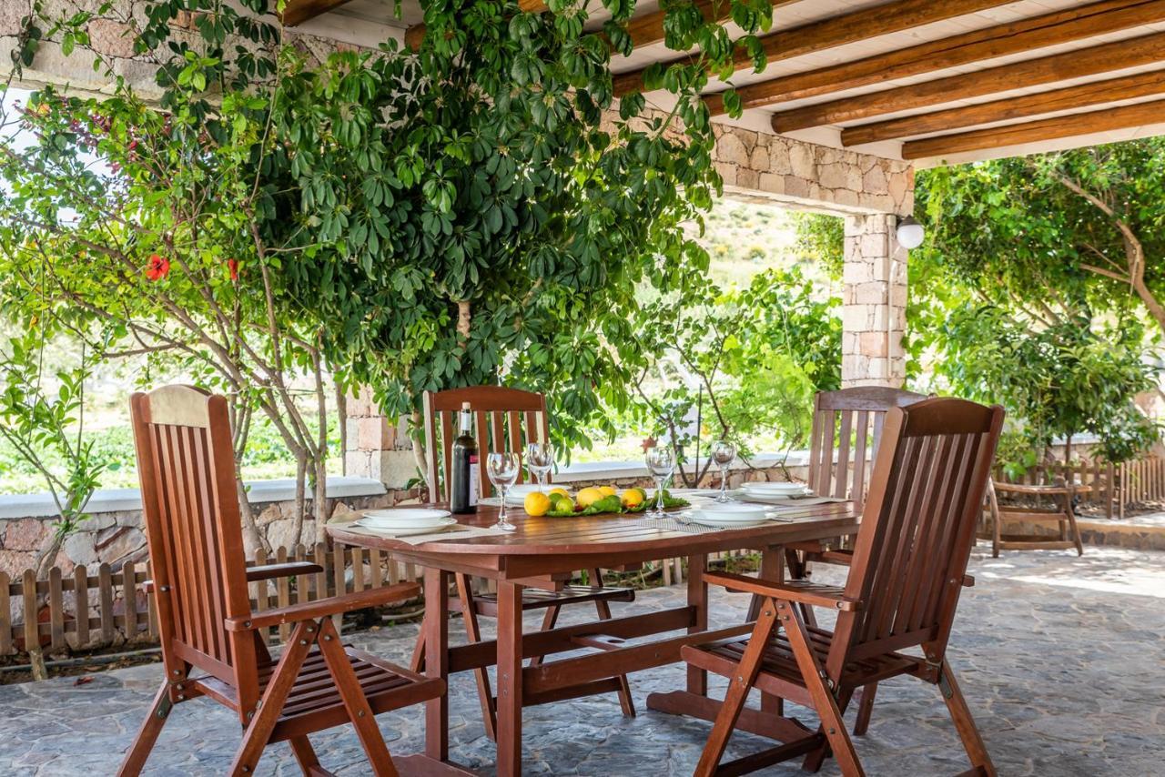 Emilia'S Little Farmhouses Agioi Anargyroi  ภายนอก รูปภาพ