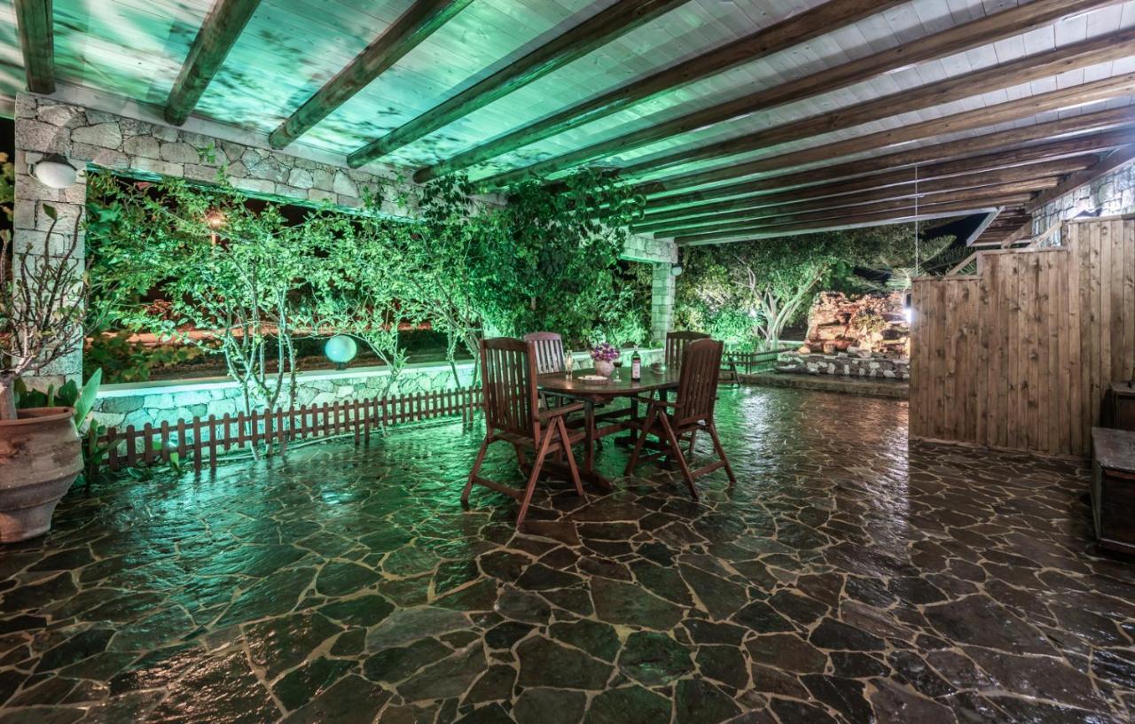 Emilia'S Little Farmhouses Agioi Anargyroi  ภายนอก รูปภาพ