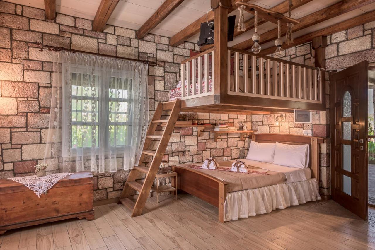 Emilia'S Little Farmhouses Agioi Anargyroi  ภายนอก รูปภาพ