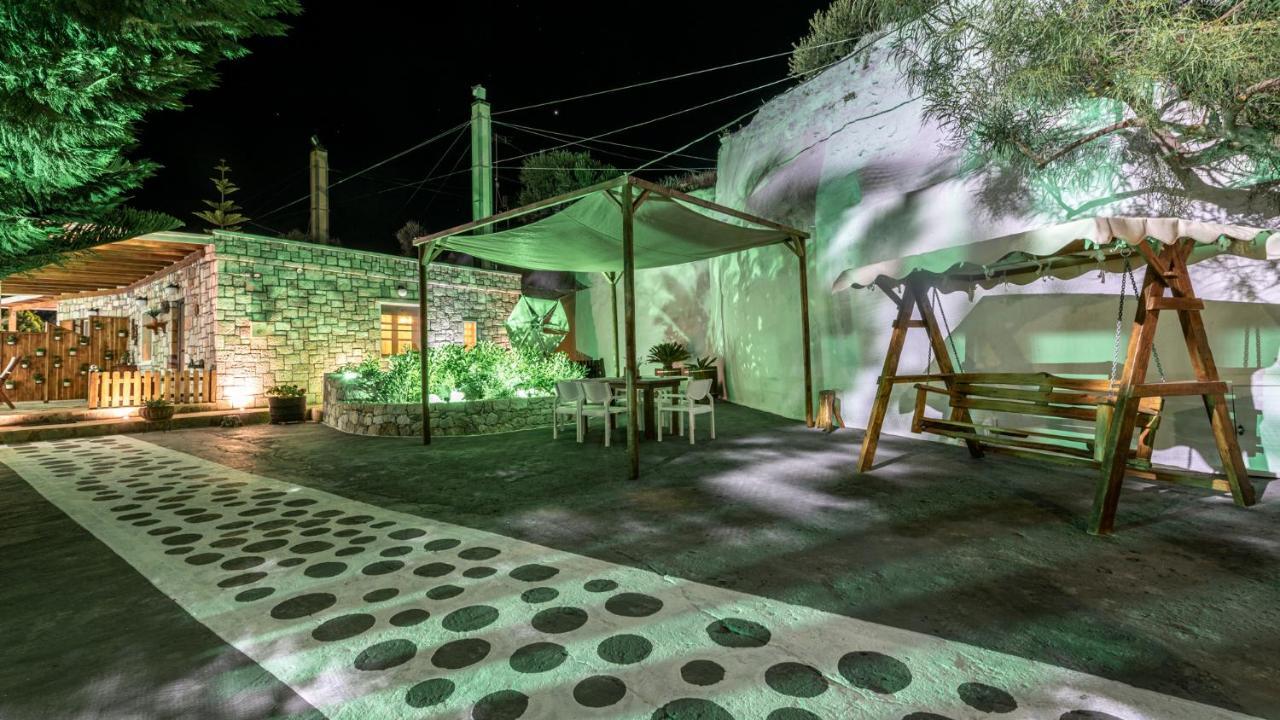 Emilia'S Little Farmhouses Agioi Anargyroi  ภายนอก รูปภาพ