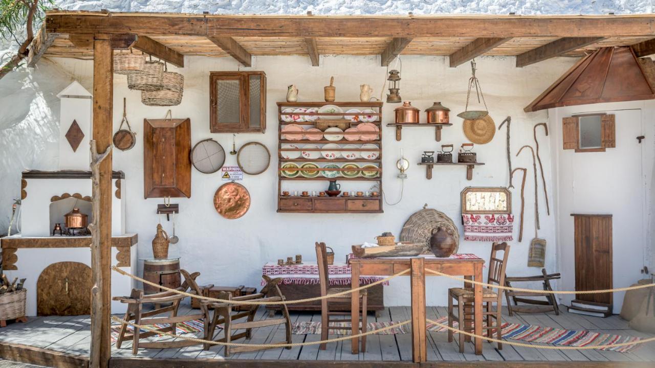 Emilia'S Little Farmhouses Agioi Anargyroi  ภายนอก รูปภาพ