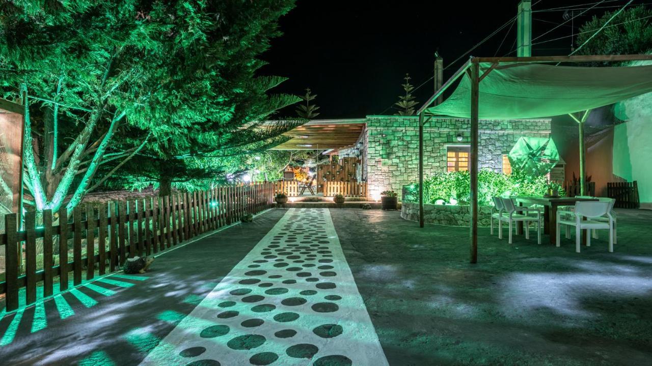 Emilia'S Little Farmhouses Agioi Anargyroi  ภายนอก รูปภาพ